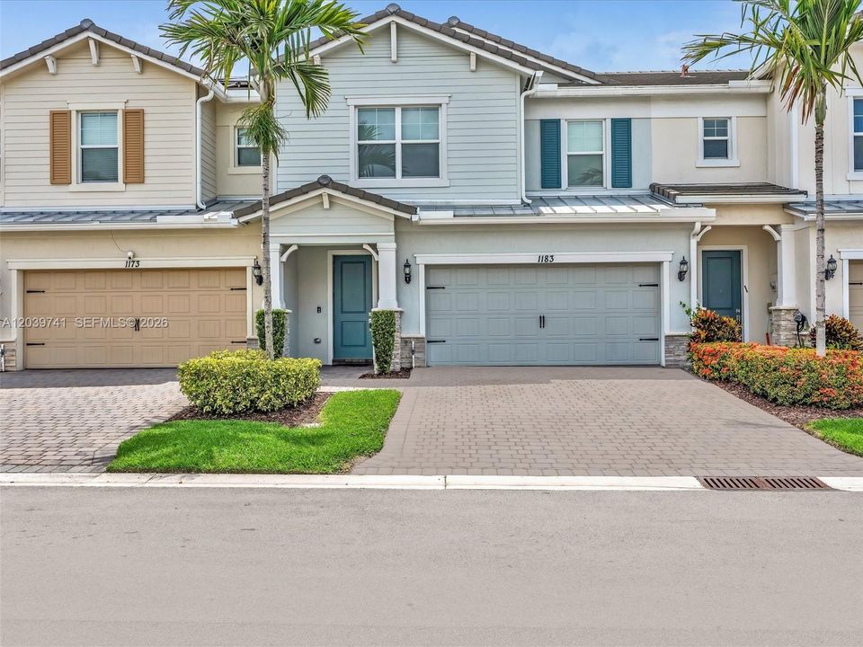 For Sale: $659,999 (3 beds, 2 baths, 1905 Square Feet)