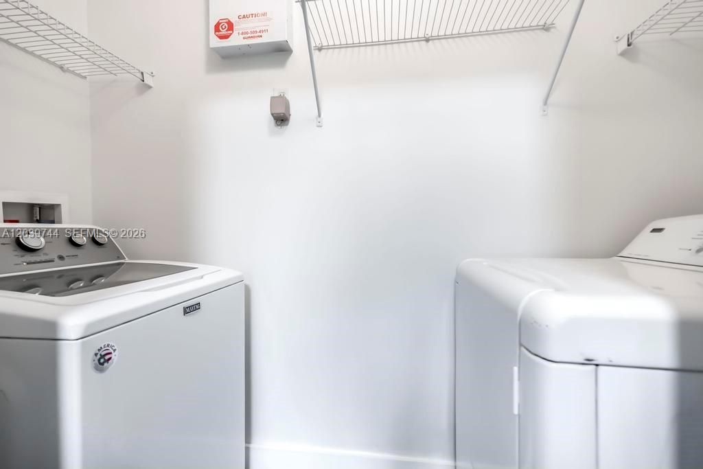 For Rent: $2,100 (1 beds, 1 baths, 790 Square Feet)