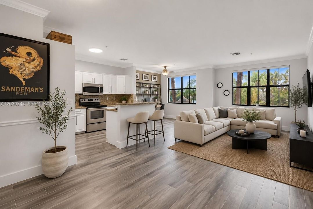 For Rent: $2,100 (1 beds, 1 baths, 790 Square Feet)