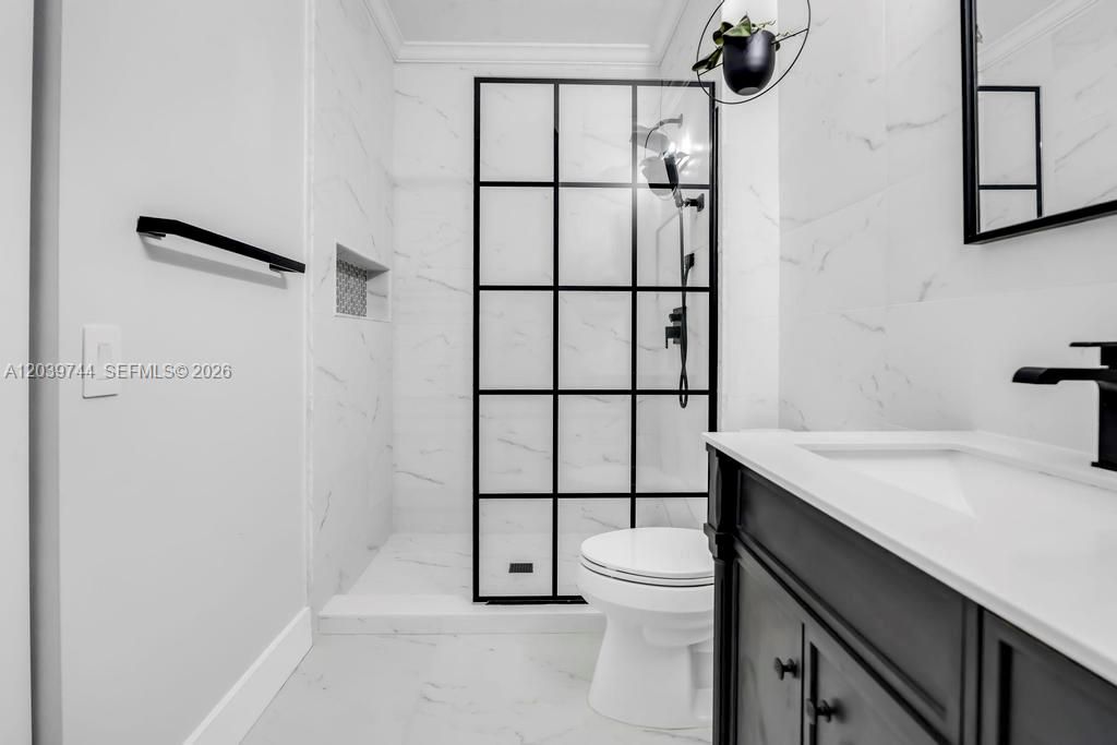 For Rent: $2,100 (1 beds, 1 baths, 790 Square Feet)