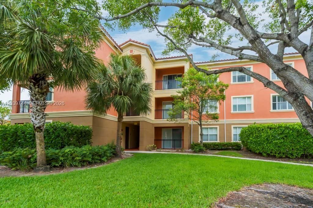 For Rent: $2,100 (1 beds, 1 baths, 790 Square Feet)