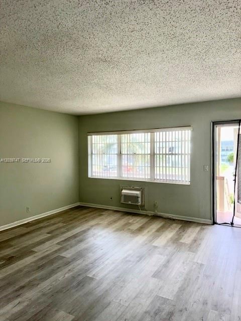 В аренду: $1,350 (1 спален, 1 ванн, 570 Квадратных фут)