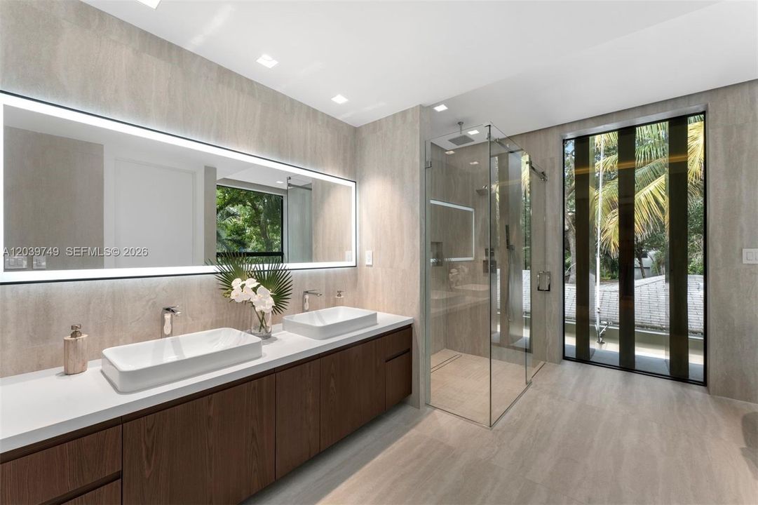 For Sale: $6,950,000 (5 beds, 5 baths, 4651 Square Feet)
