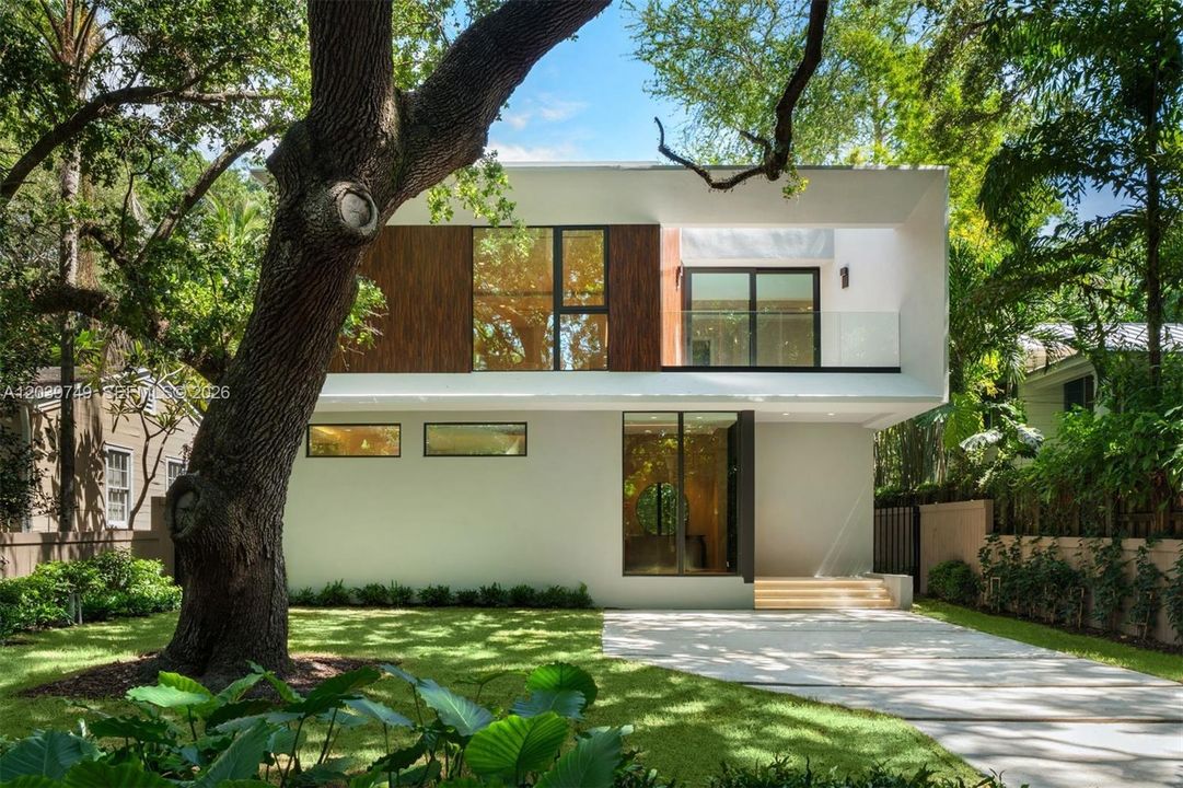 For Sale: $6,950,000 (5 beds, 5 baths, 4651 Square Feet)