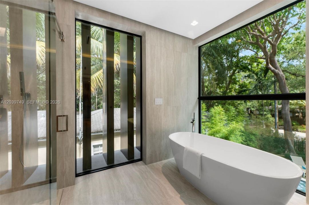 For Sale: $6,950,000 (5 beds, 5 baths, 4651 Square Feet)