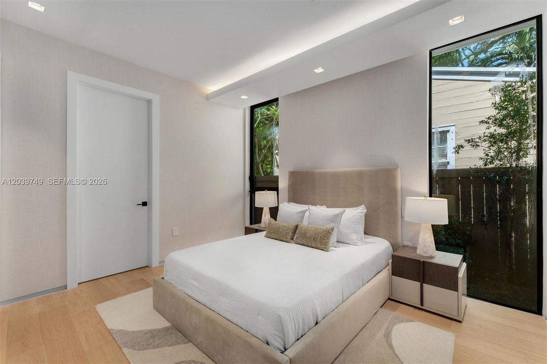 For Sale: $6,950,000 (5 beds, 5 baths, 4651 Square Feet)