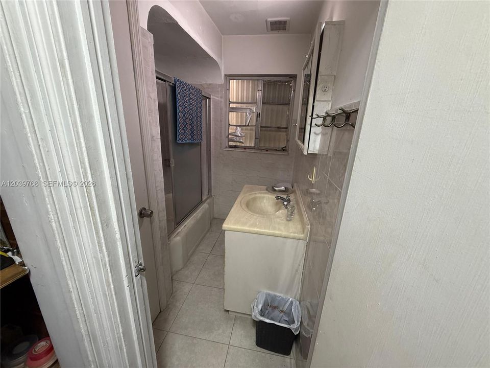 На продажу: $419,900 (3 спален, 2 ванн, 1122 Квадратных фут)