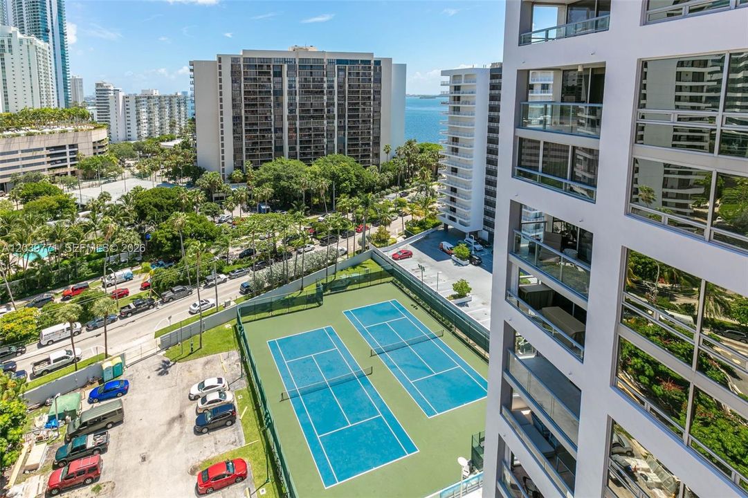 For Sale: $725,000 (2 beds, 2 baths, 1697 Square Feet)