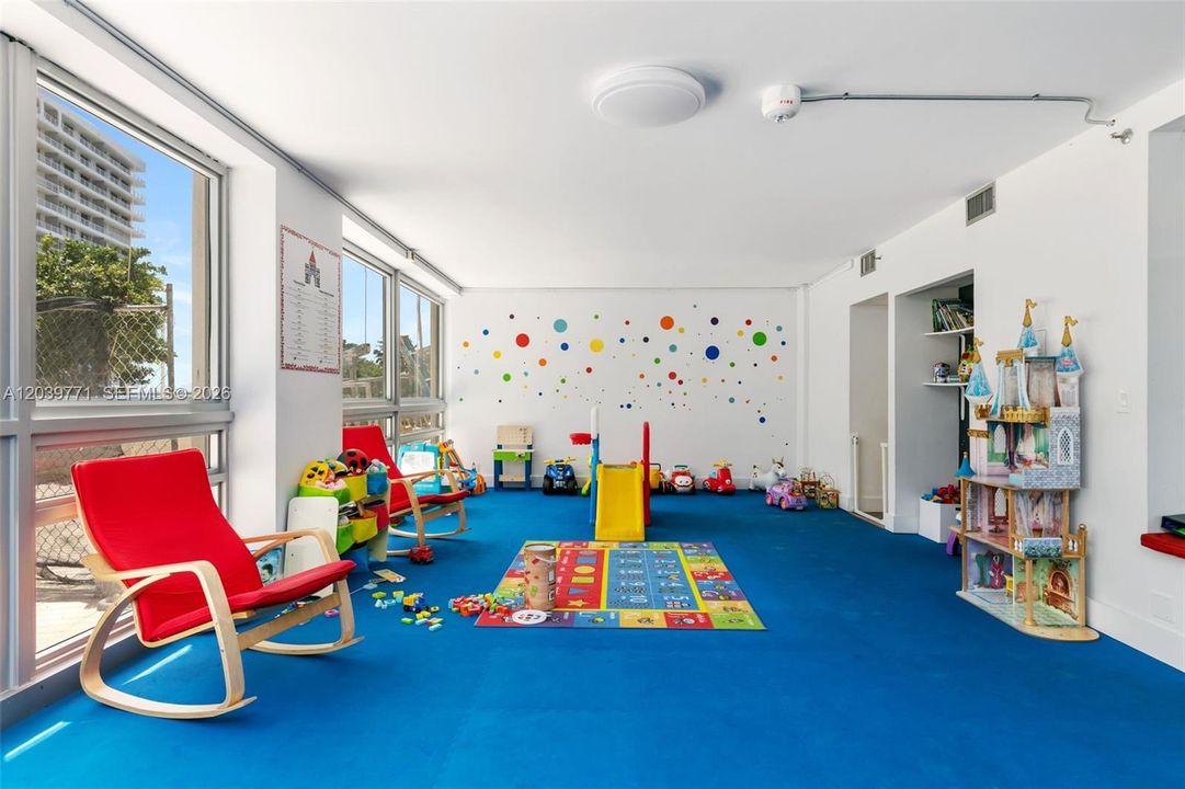 For Sale: $725,000 (2 beds, 2 baths, 1697 Square Feet)