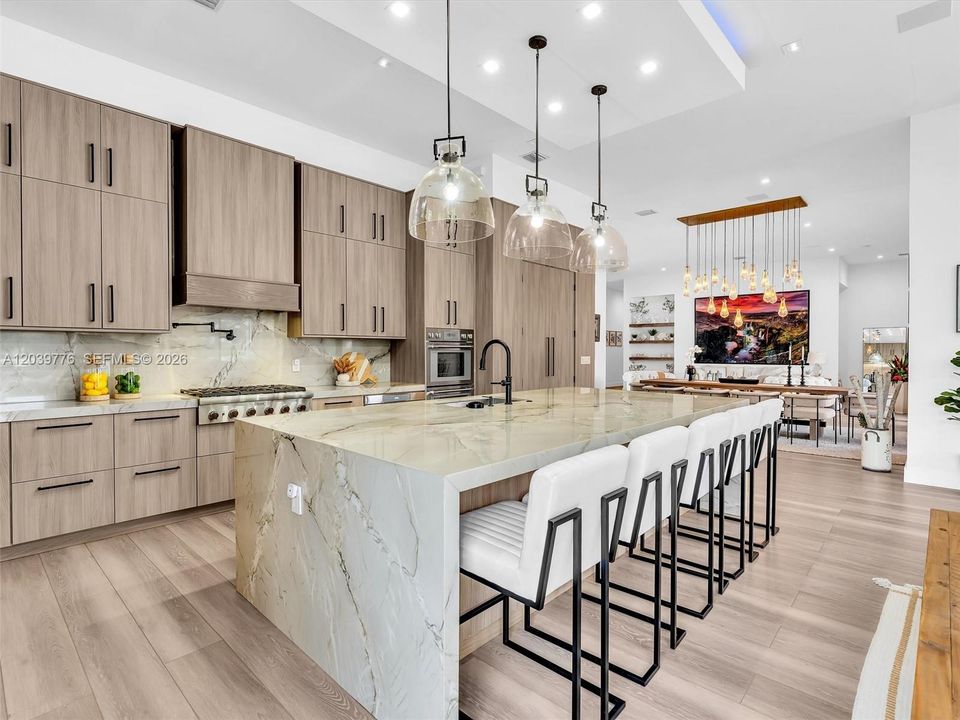 En Venta: $3,575,000 (6 camas, 4 baños, 4425 Pies cuadrados)