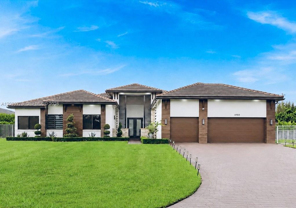 En Venta: $3,575,000 (6 camas, 4 baños, 4425 Pies cuadrados)