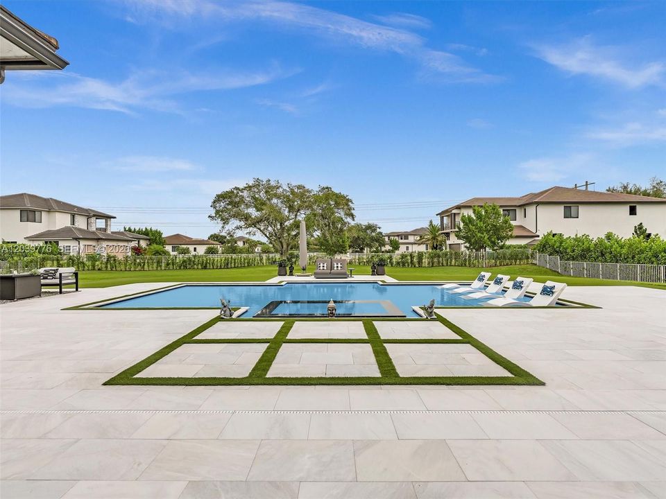En Venta: $3,575,000 (6 camas, 4 baños, 4425 Pies cuadrados)