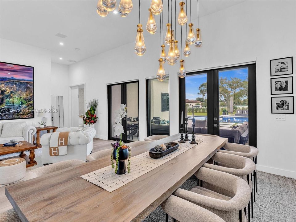 En Venta: $3,575,000 (6 camas, 4 baños, 4425 Pies cuadrados)