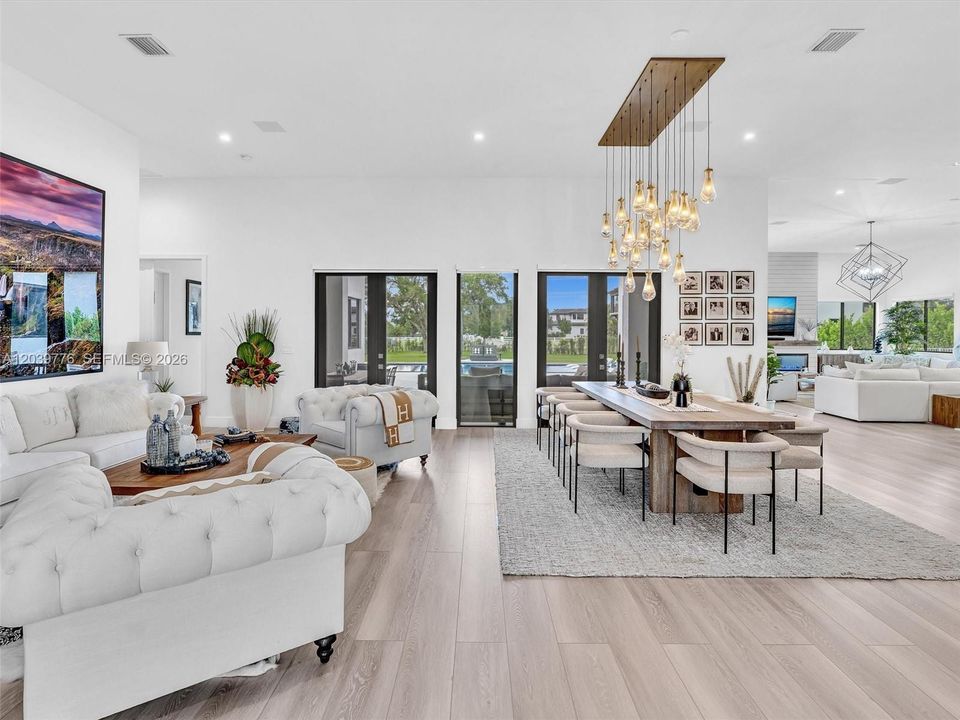 En Venta: $3,575,000 (6 camas, 4 baños, 4425 Pies cuadrados)