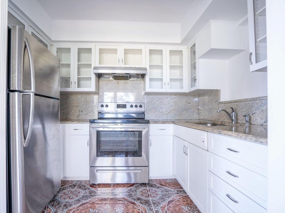 Kitchen Area - 131 N golfView
