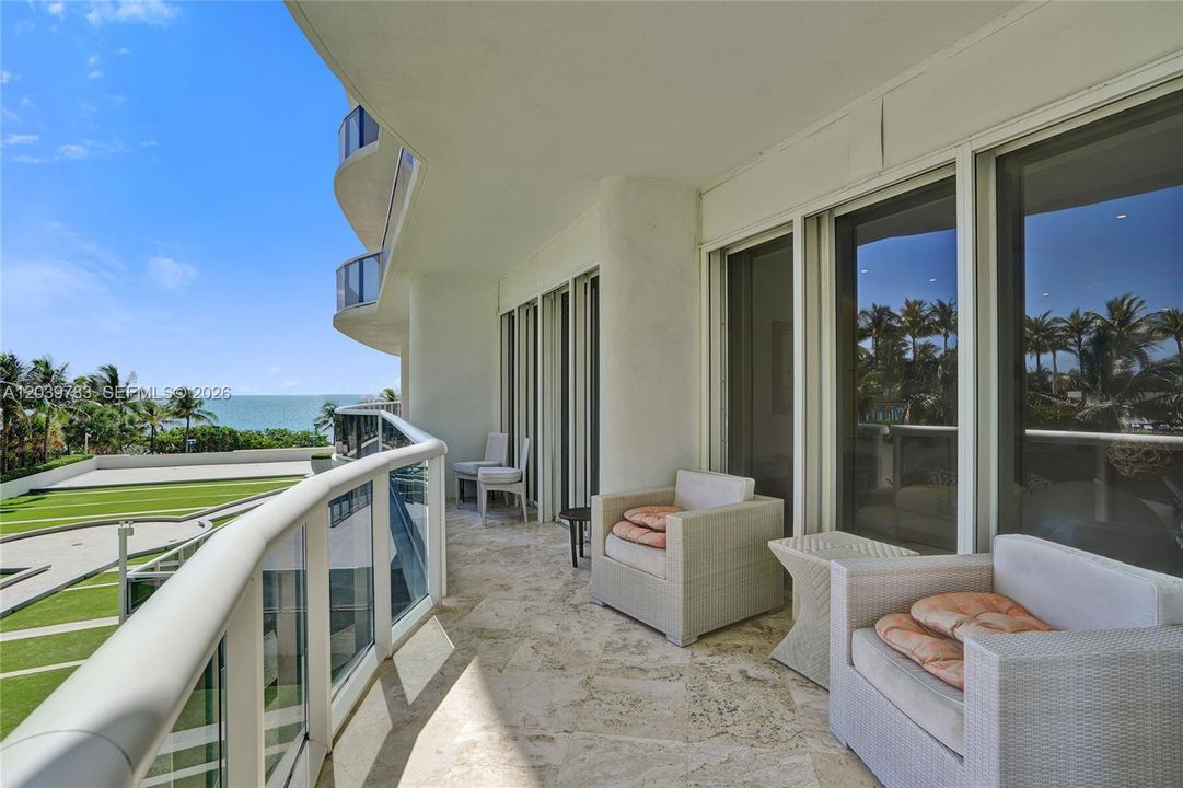 For Sale: $3,245,000 (2 beds, 2 baths, 2160 Square Feet)
