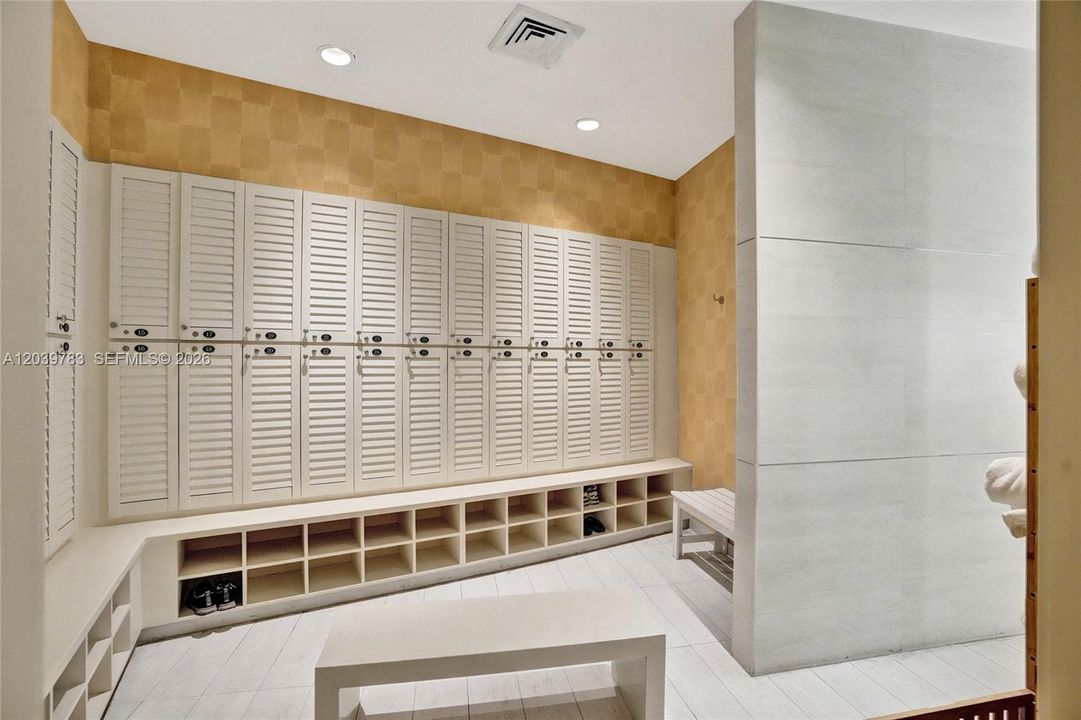 For Sale: $3,245,000 (2 beds, 2 baths, 2160 Square Feet)