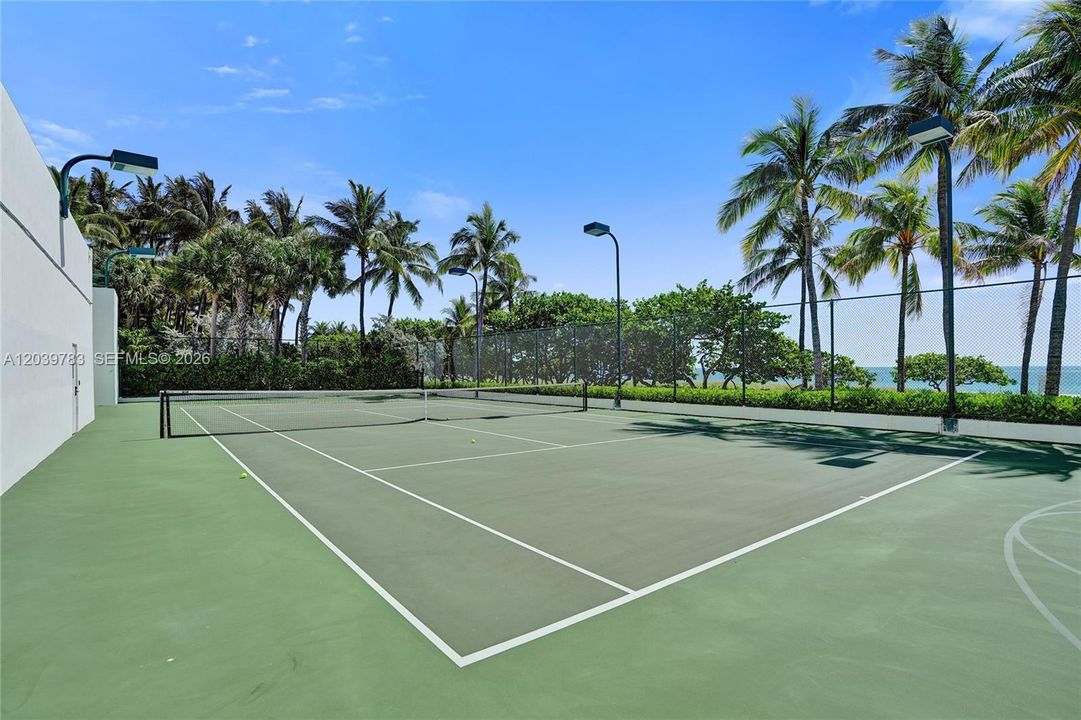 For Sale: $3,245,000 (2 beds, 2 baths, 2160 Square Feet)