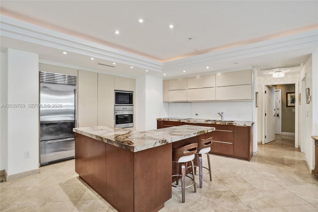 For Sale: $3,245,000 (2 beds, 2 baths, 2160 Square Feet)