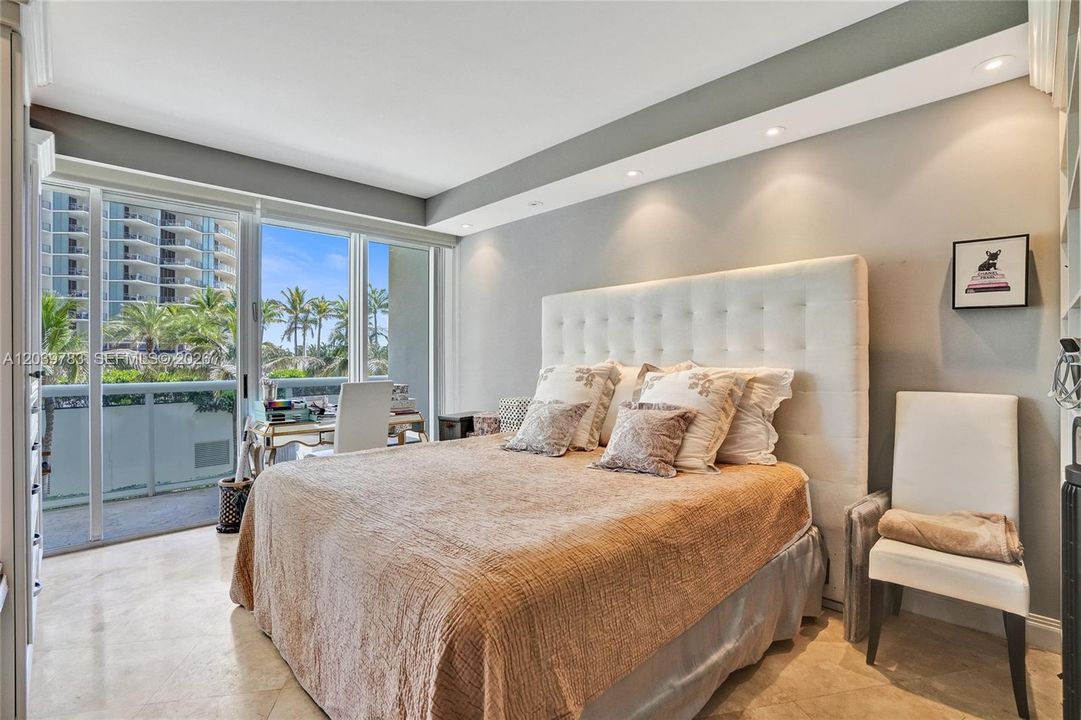 For Sale: $3,245,000 (2 beds, 2 baths, 2160 Square Feet)