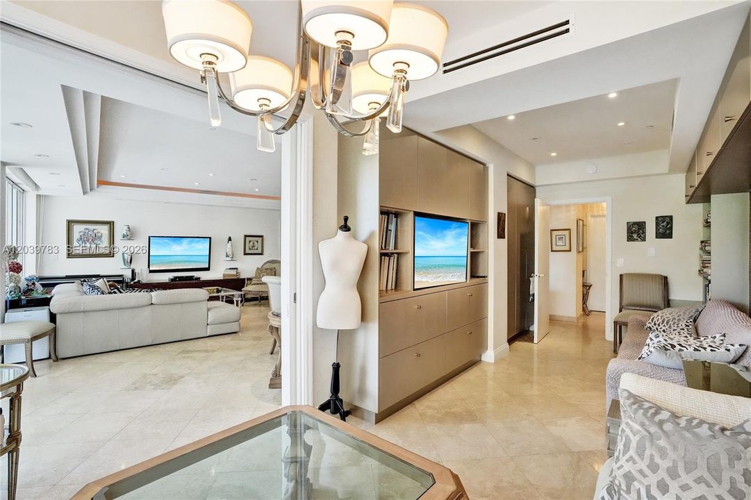 For Sale: $3,245,000 (2 beds, 2 baths, 2160 Square Feet)