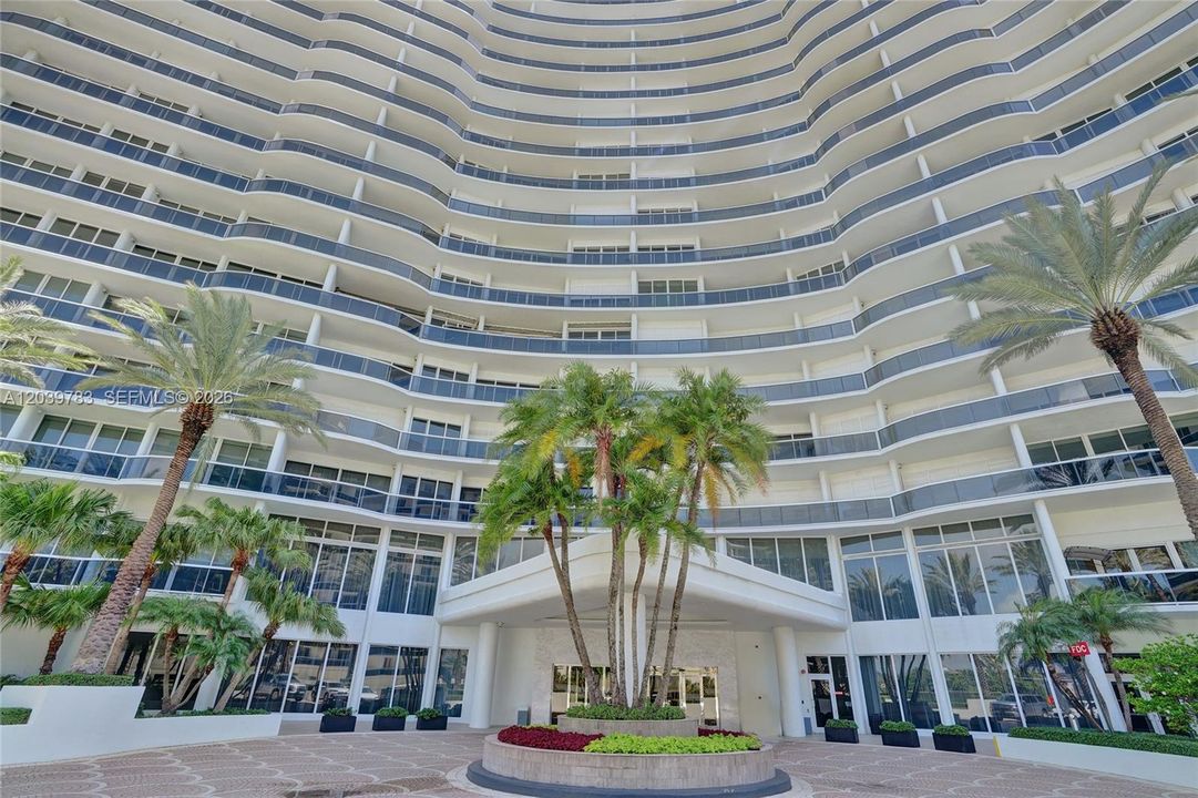 For Sale: $3,245,000 (2 beds, 2 baths, 2160 Square Feet)