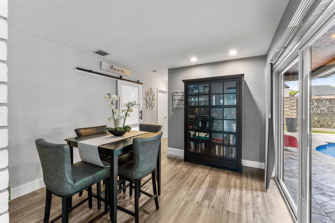 4080LakeDr_35