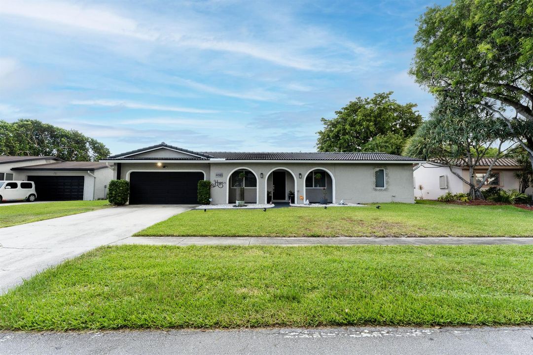 4080LakeDr_12