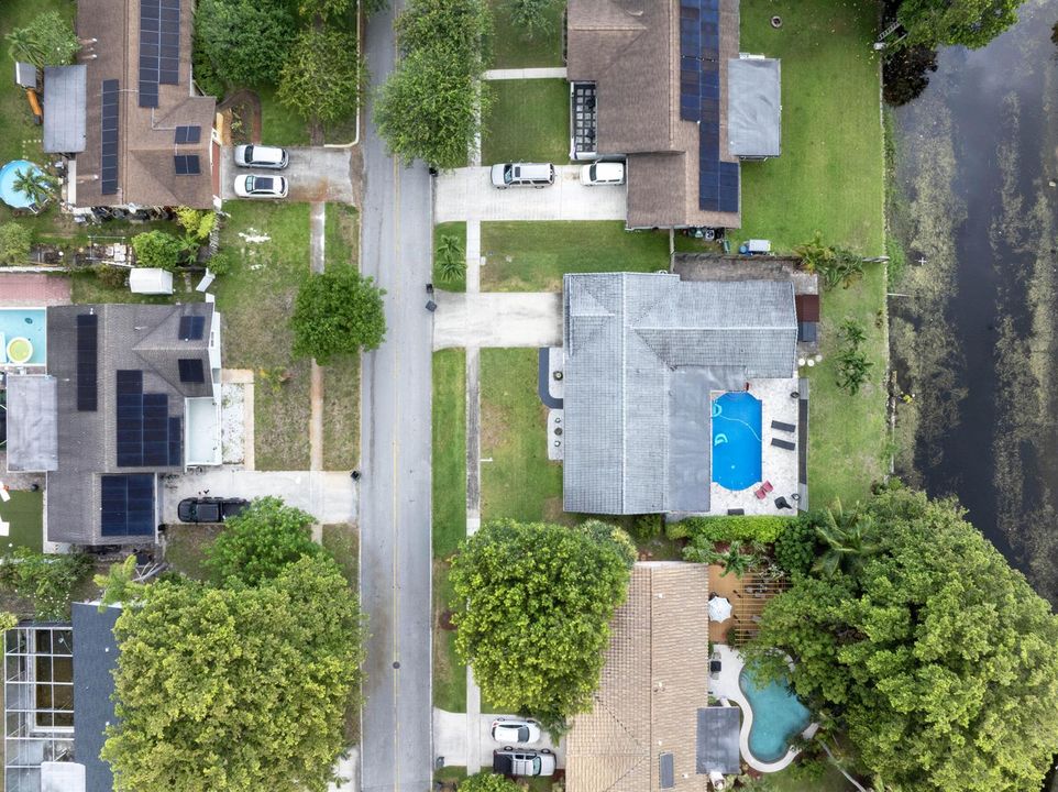 4080LakeDr_2