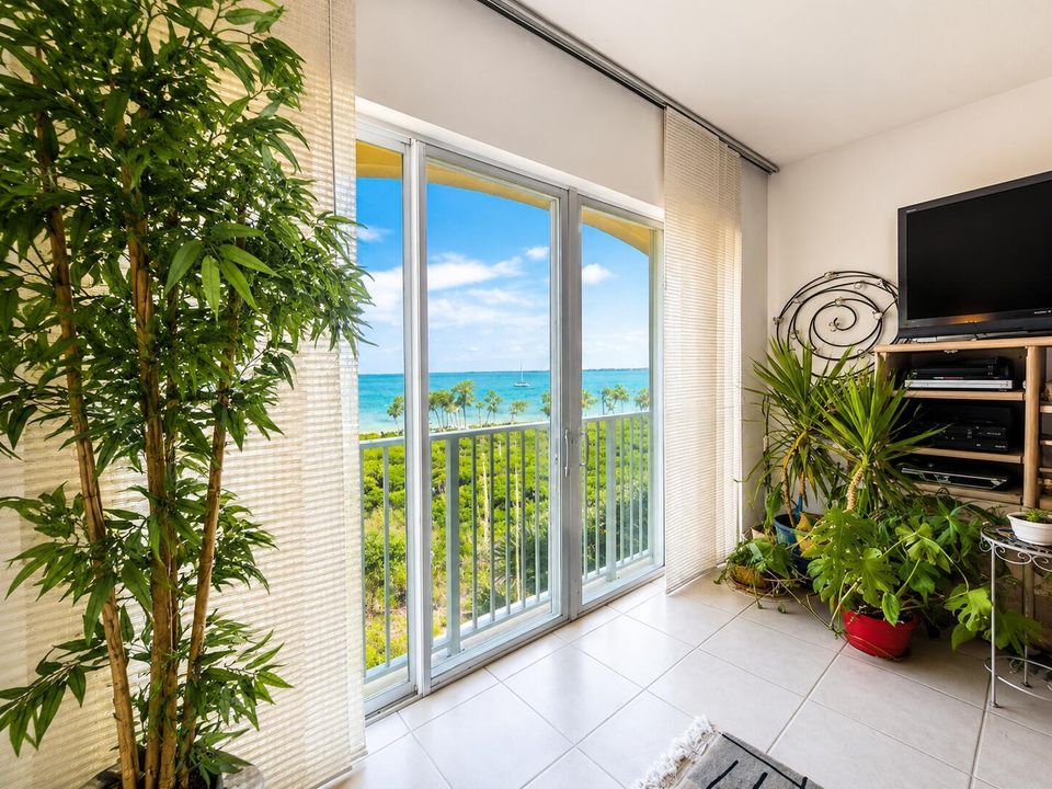 26-303 Florida Room View
