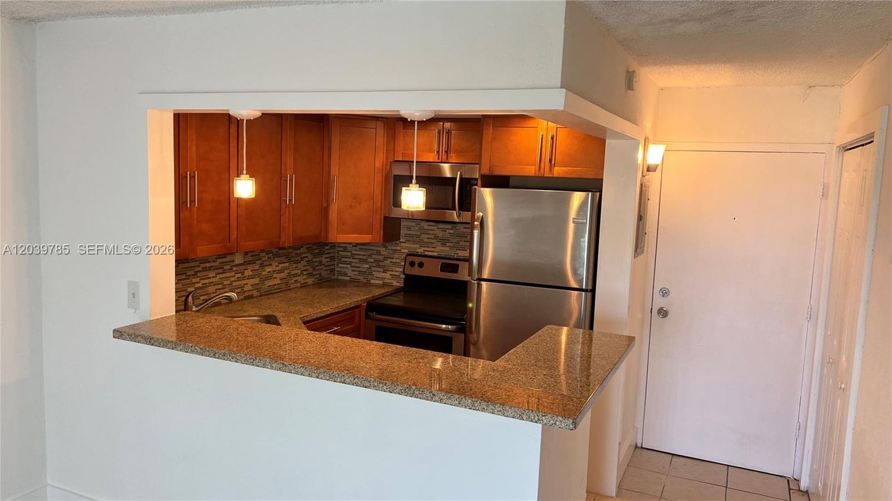For Rent: $1,775 (1 beds, 1 baths, 598 Square Feet)
