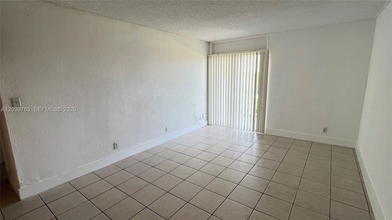 For Rent: $1,775 (1 beds, 1 baths, 598 Square Feet)