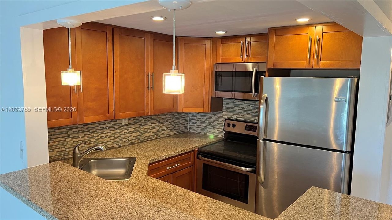 For Rent: $1,775 (1 beds, 1 baths, 598 Square Feet)