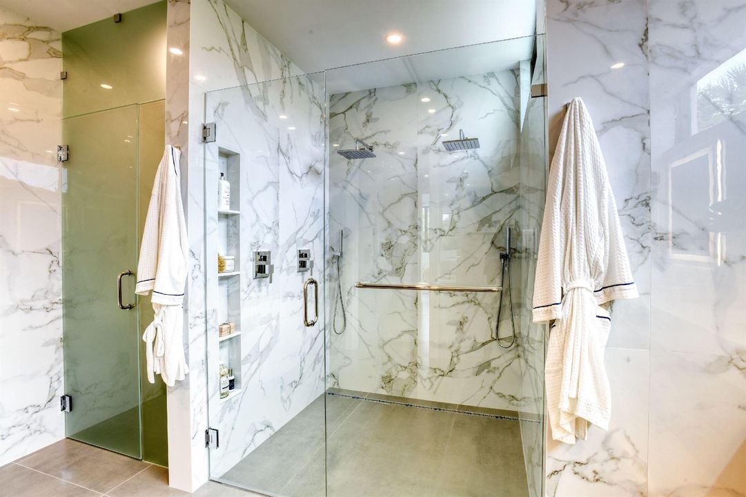 8 Master Bathroom 3