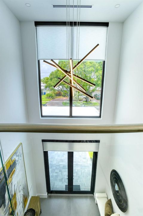 2 Foyer 4
