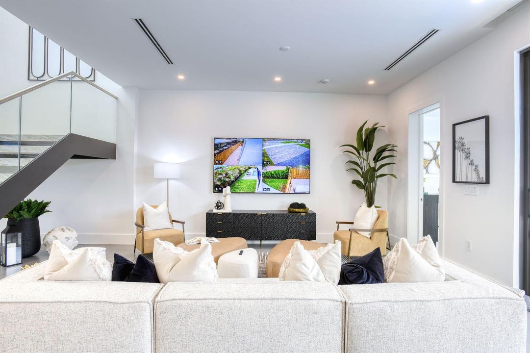 4 Living Room 3