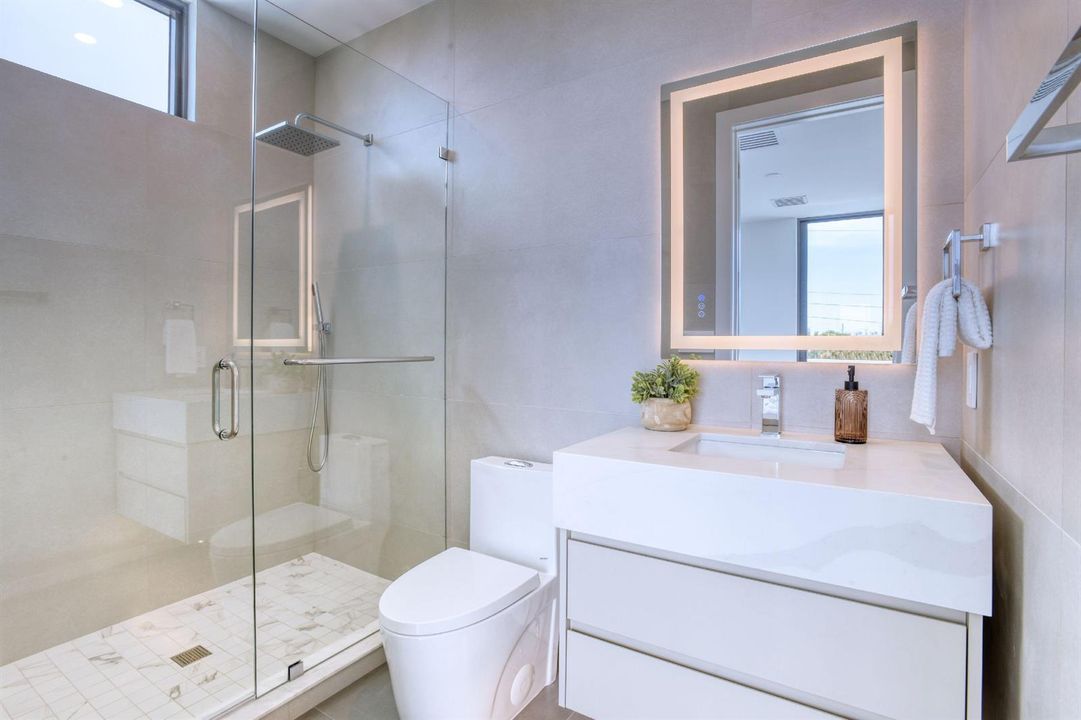 19 Forth Bathroom