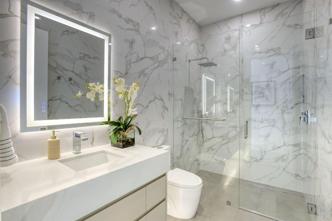 12 Fifth Bathroom