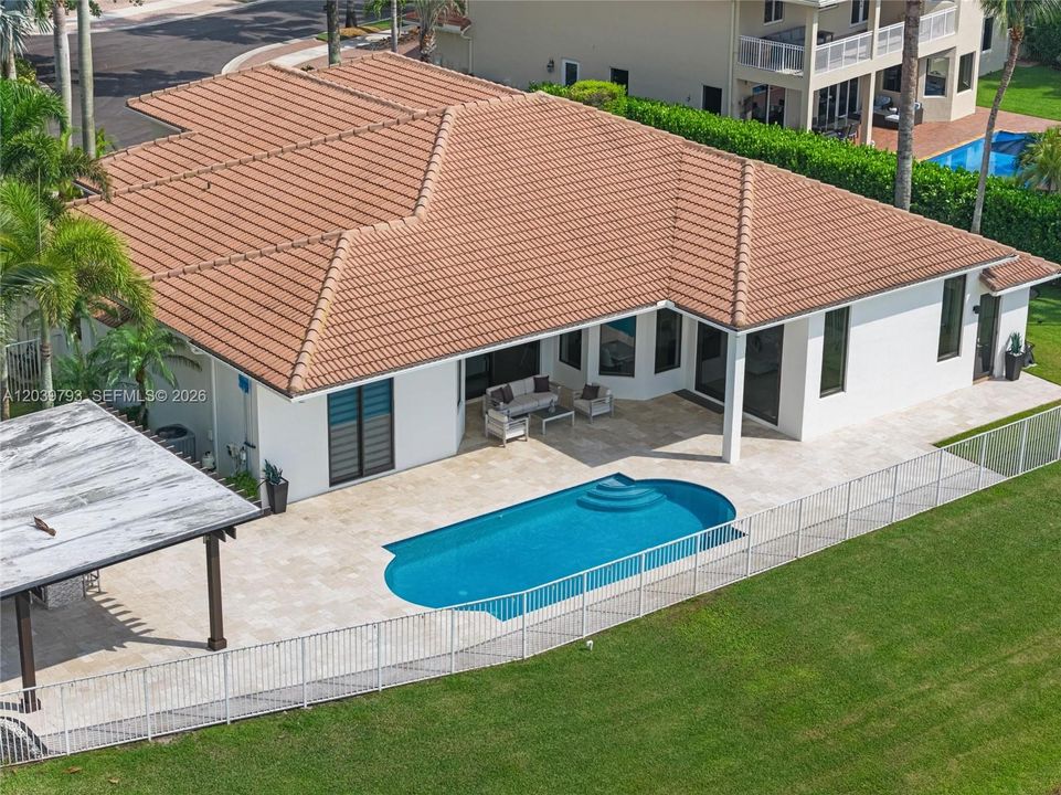 На продажу: $1,940,000 (5 спален, 3 ванн, 3919 Квадратных фут)