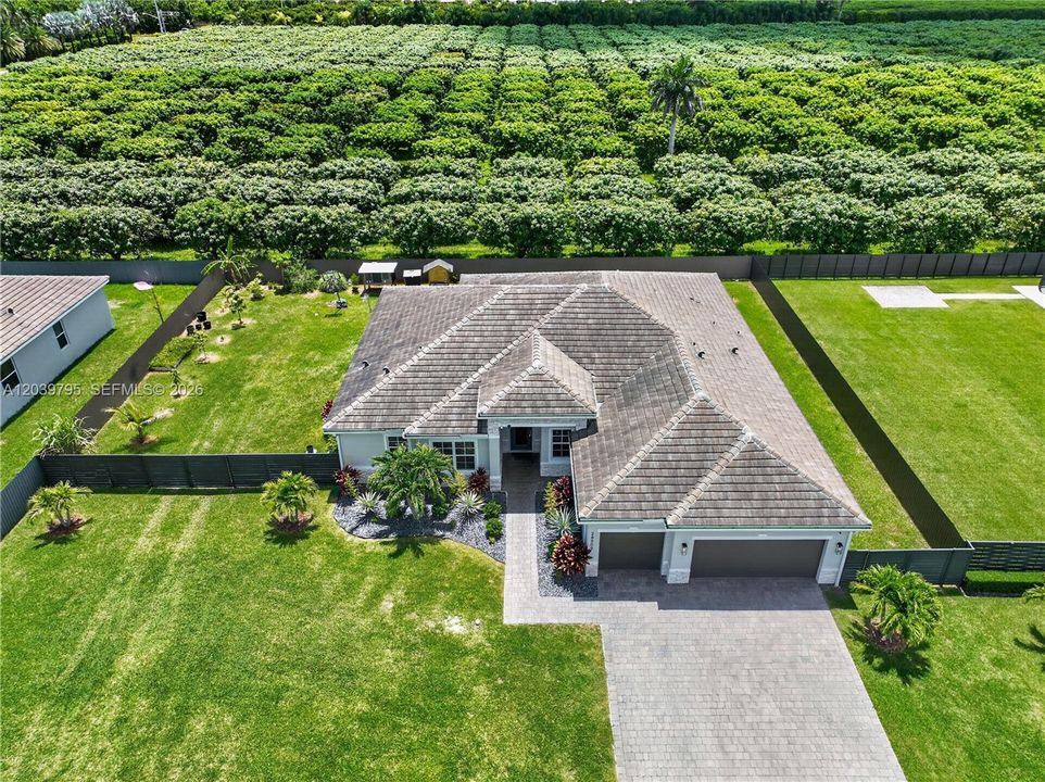На продажу: $925,000 (5 спален, 3 ванн, 3003 Квадратных фут)