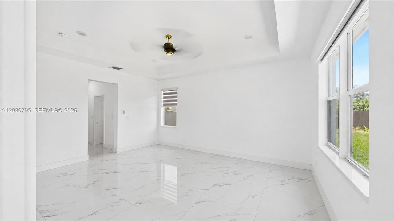 На продажу: $925,000 (5 спален, 3 ванн, 3003 Квадратных фут)