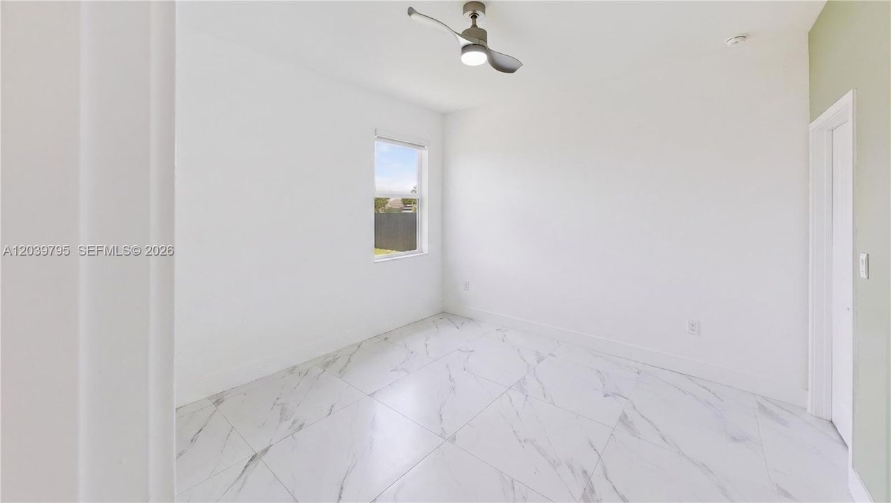 На продажу: $925,000 (5 спален, 3 ванн, 3003 Квадратных фут)