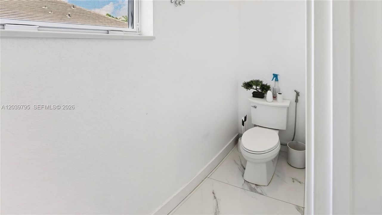 На продажу: $925,000 (5 спален, 3 ванн, 3003 Квадратных фут)