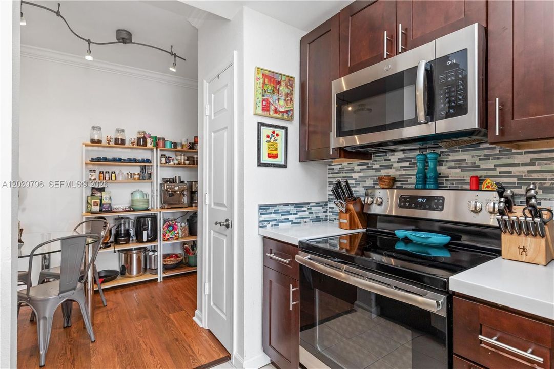 En Venta: $369,999 (2 camas, 2 baños, 1240 Pies cuadrados)