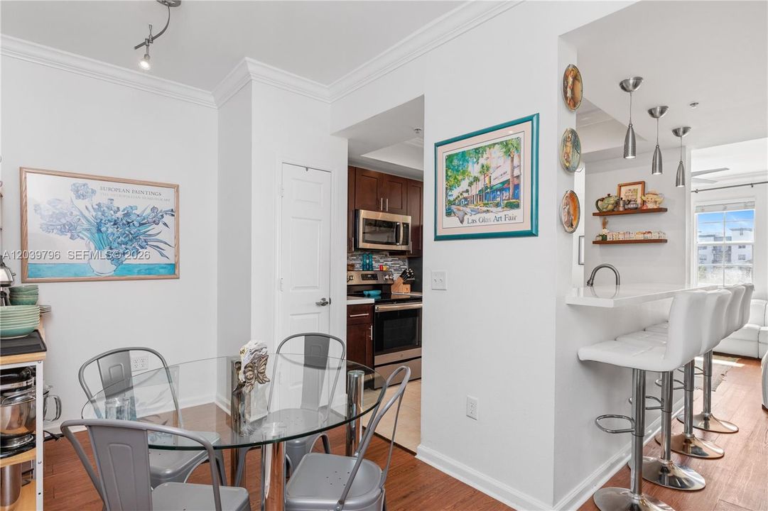 En Venta: $369,999 (2 camas, 2 baños, 1240 Pies cuadrados)