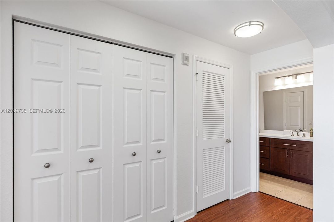 En Venta: $369,999 (2 camas, 2 baños, 1240 Pies cuadrados)