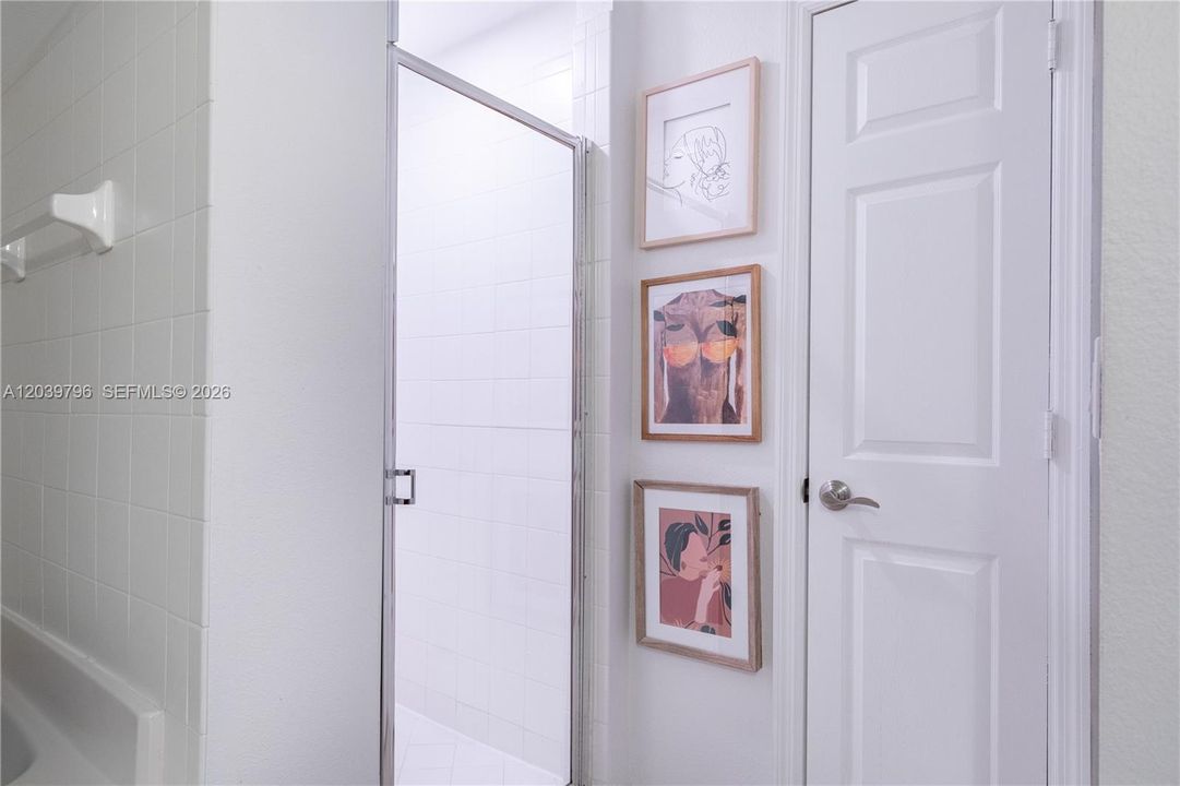 En Venta: $369,999 (2 camas, 2 baños, 1240 Pies cuadrados)