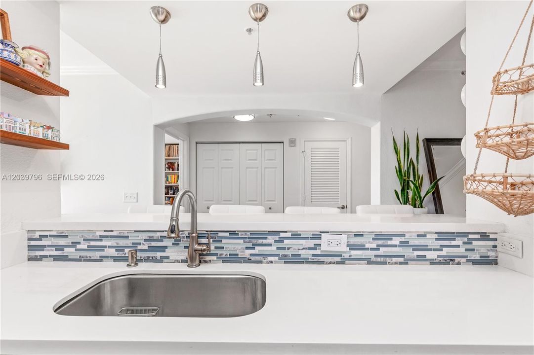 En Venta: $369,999 (2 camas, 2 baños, 1240 Pies cuadrados)