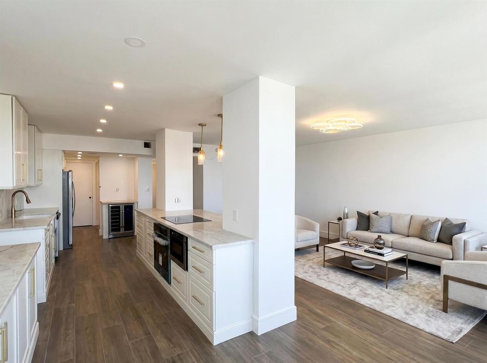 KITCHEN/FAMILY ROOM