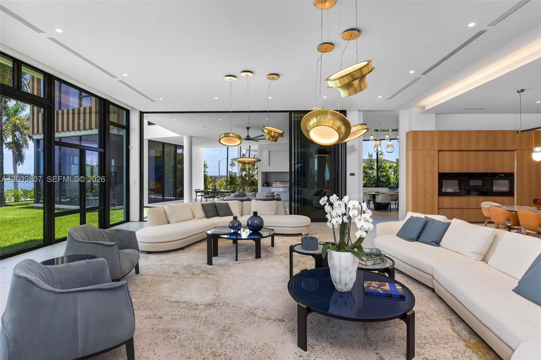 For Sale: $42,500,000 (7 beds, 9 baths, 11228 Square Feet)
